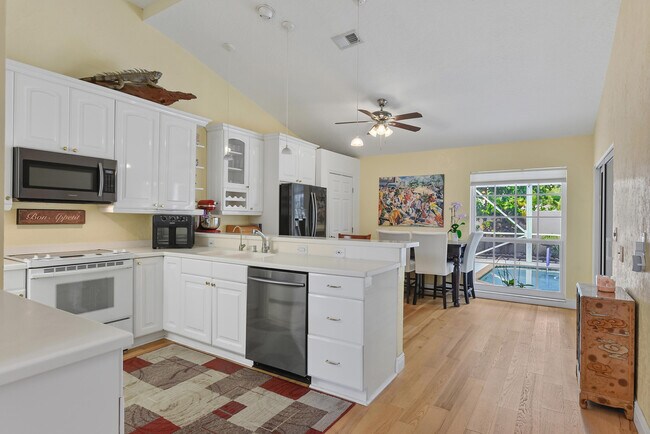 Building Photo - 348 Eagleton Golf Dr