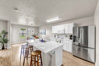 Building Photo - 9924 George Washington Dr