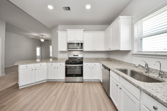 Building Photo - 3113 Foresail Ln