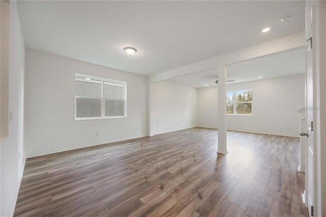 Building Photo - 37488 Williamette Wy