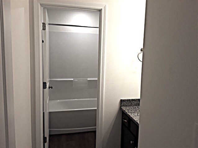 Building Photo - 521 Pine Terrace Dr