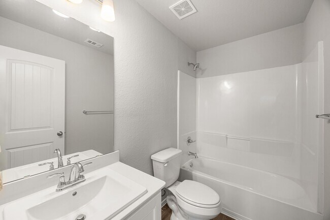 Building Photo - 4608 Mustang Run Dr