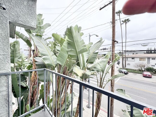 Building Photo - 6202 Fulton Ave