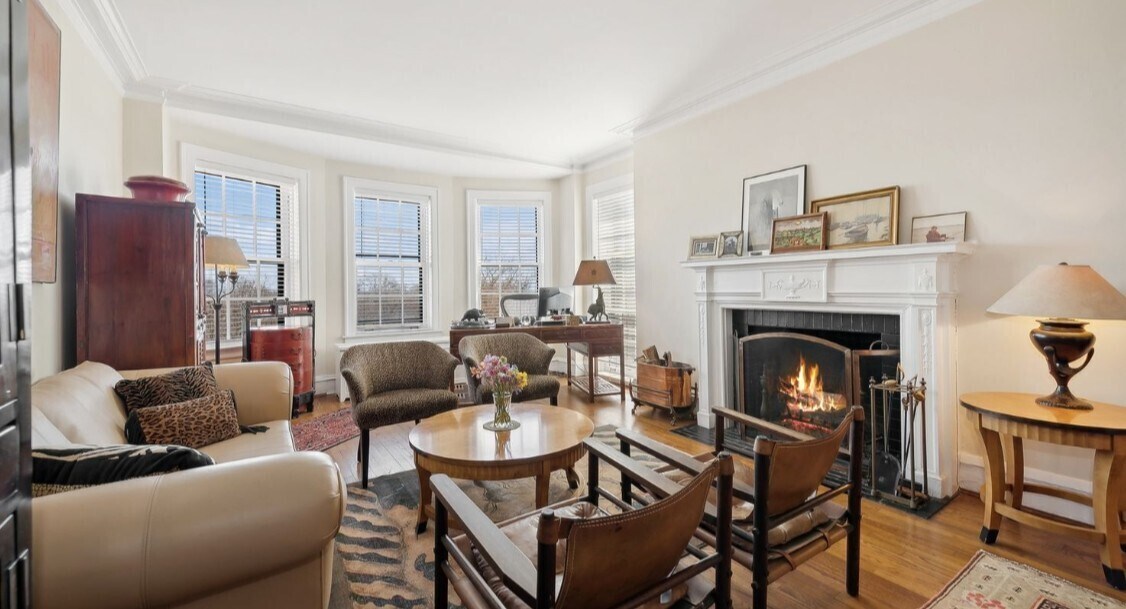 Building Photo - 2608 N Lakeview Ave