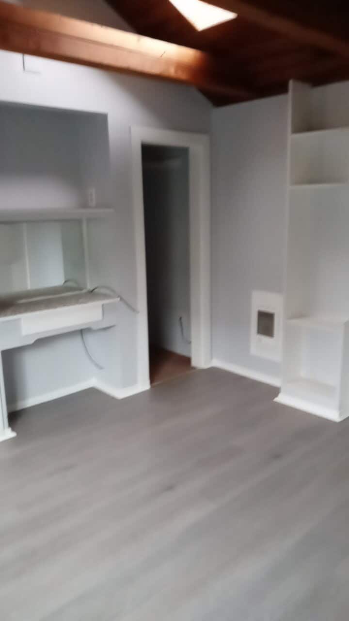 Building Photo - 430 S Holladay Dr