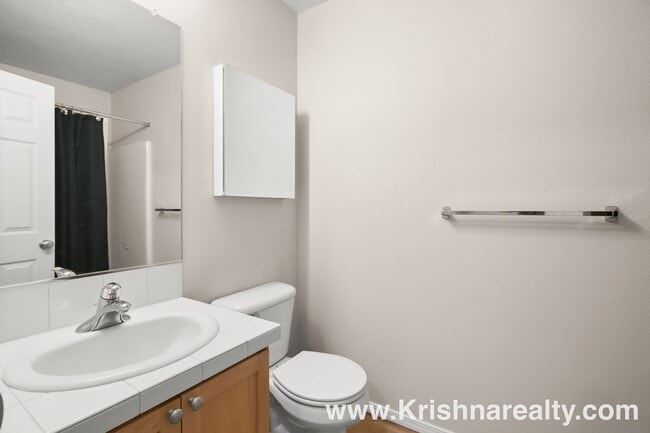 Building Photo - Lovely Home In A Excellent Location! 2 Bedrm 2.5 Bath in Arbor Reserve **PET FRIENDLY! & INTERNET...