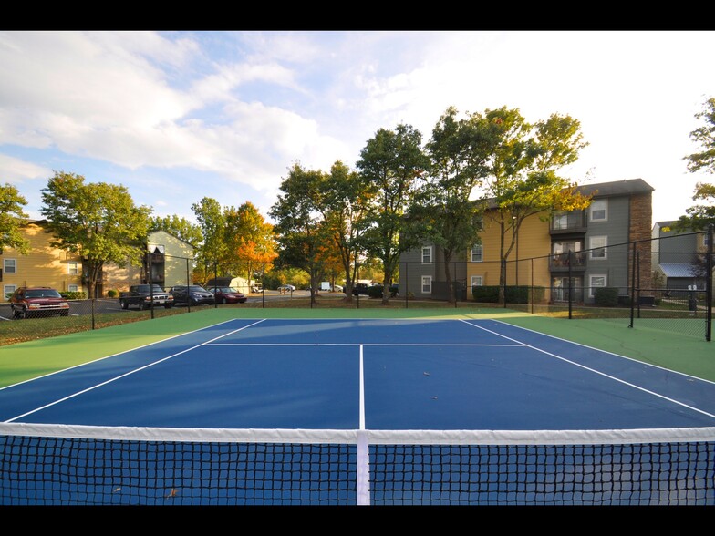 Tennis Court - Veridian Lexington