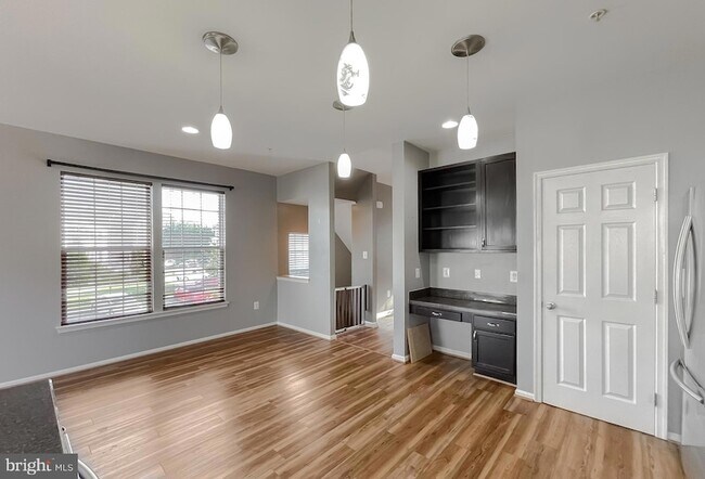 Building Photo - 45571 Catalina Ln