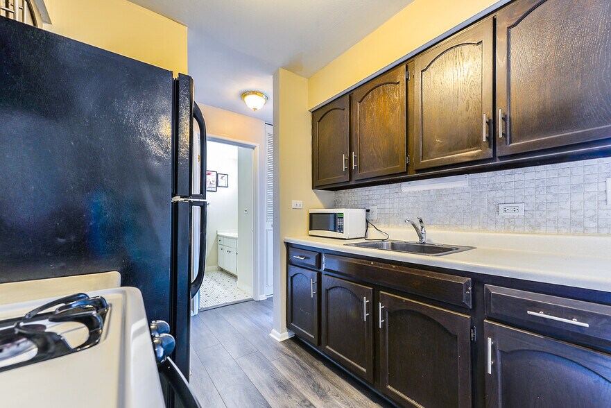 Building Photo - 1475 Rebecca Dr