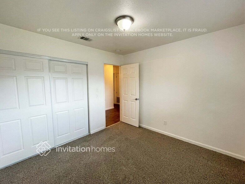 Building Photo - 210 James Ct