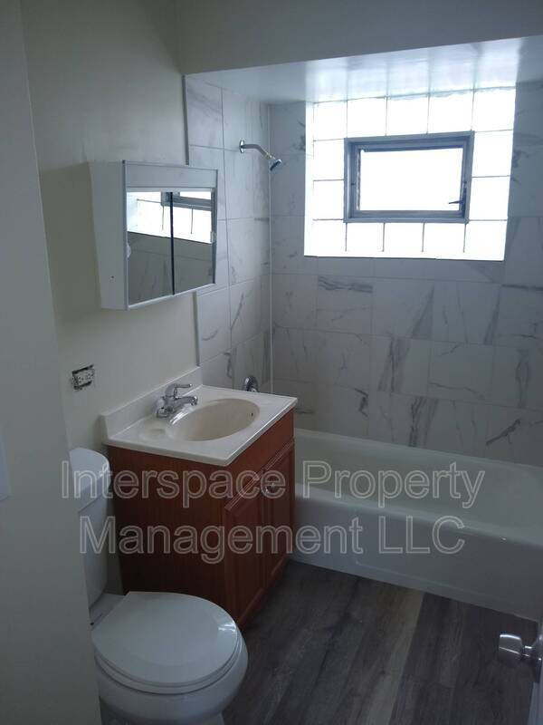 Building Photo - 9957 S Cicero Ave