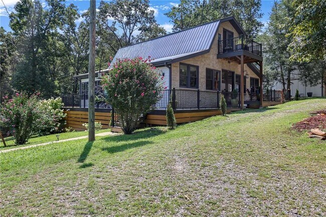 Building Photo - 268 Creek Bank Dr
