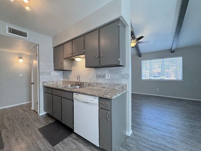 Building Photo - 1809 Agua Dulce St