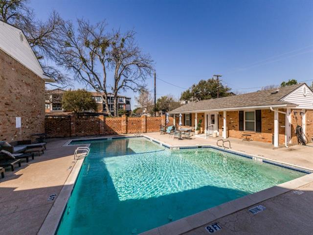Building Photo - 6037 Sandhurst Ln