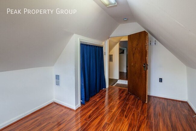 Building Photo - 3012 Marshall Ave