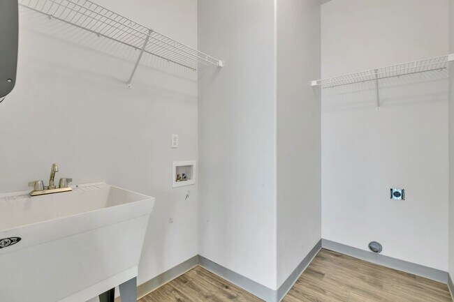 Building Photo - Spacious 3 Bedroom Home in Olympia