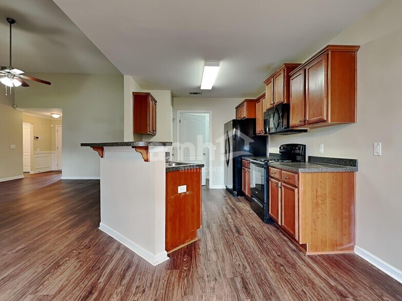 Building Photo - 107 Fontenot Dr