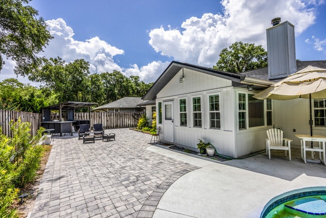 Building Photo - 4726 NW 27 Pl