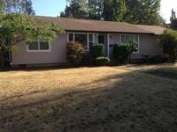 Building Photo - Large house in SW Eugene with forced air h...