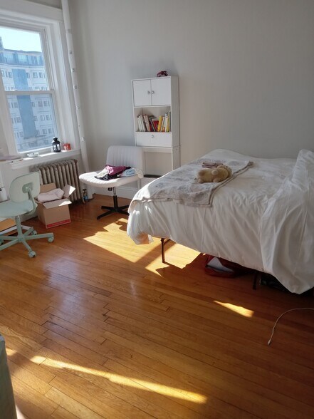 Building Photo - 1198 Commonwealth Ave