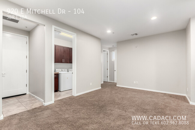 Building Photo - Mitchell Lofts 3 bed 2.5 bath Townhouse
