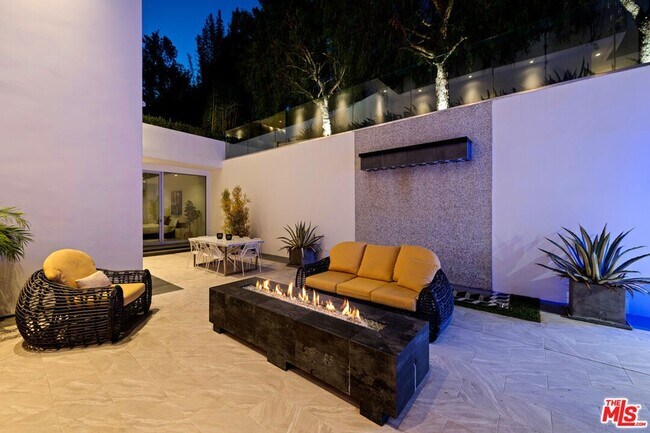 Building Photo - 7080 Mulholland Dr