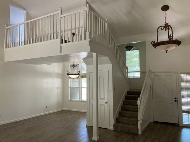 Building Photo - 2704 Snyder Ave