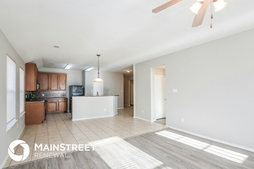 Building Photo - 2100 Hayes St