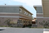Building Photo - Renovated Townhouse in Paramount w/ Parkin...
