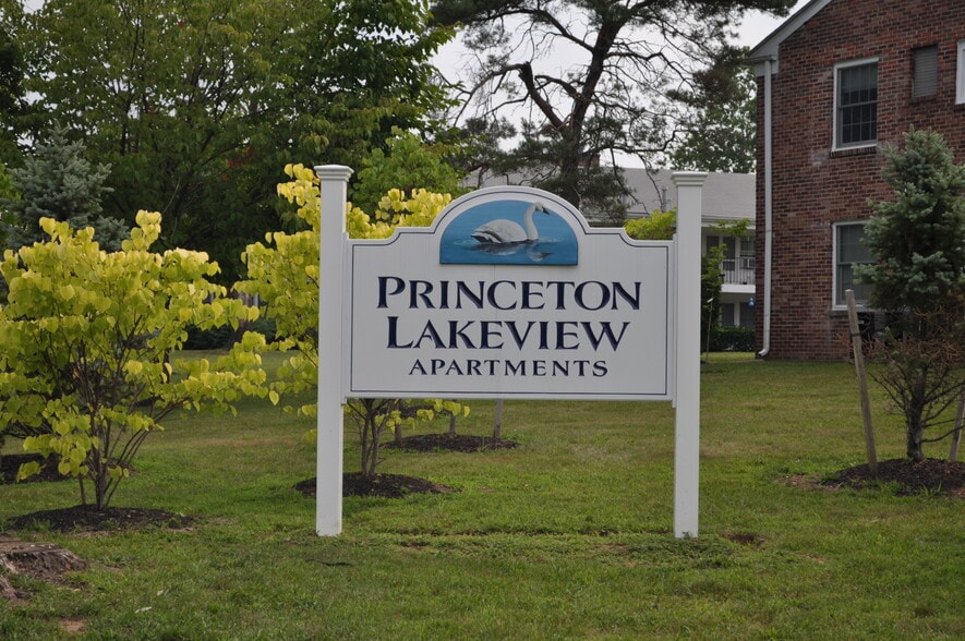 Primary Photo - Princeton Lakeview Apartments