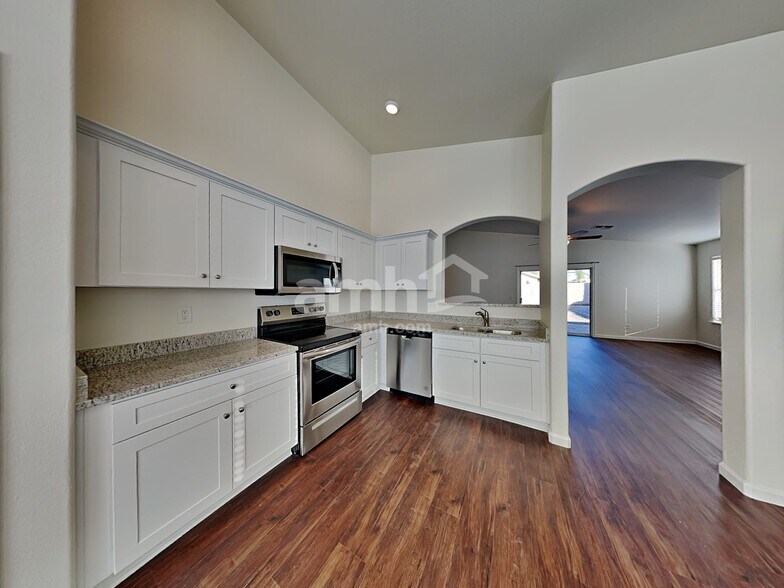 Building Photo - 8554 W El Caminito Dr