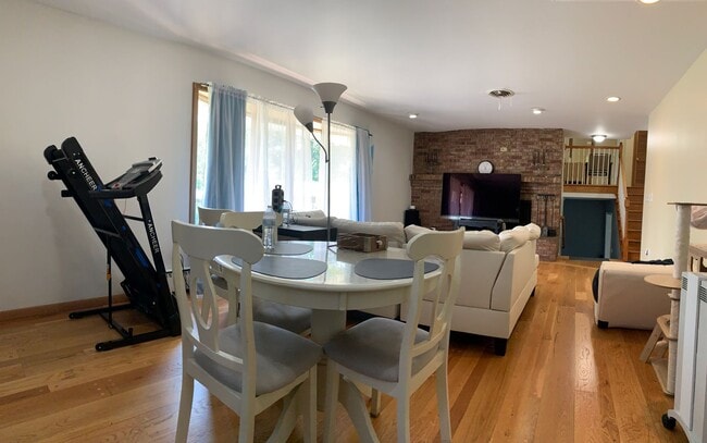 Building Photo - NOW Leasing!
