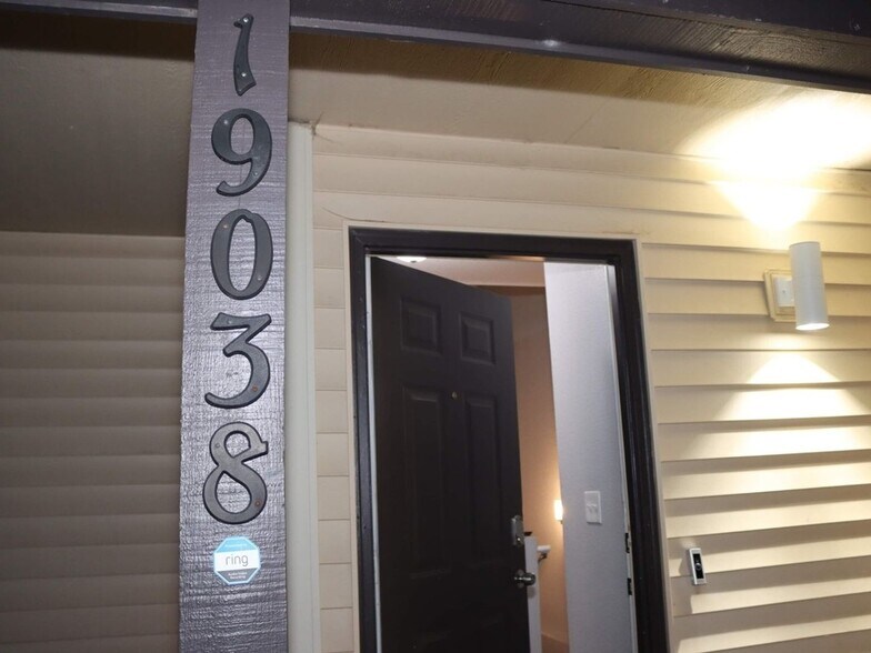 Primary Photo - 19038 E Carmel Dr