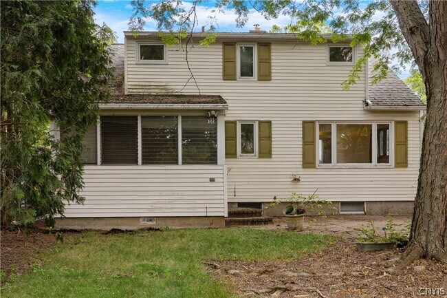 Building Photo - 444 Buckingham Ave