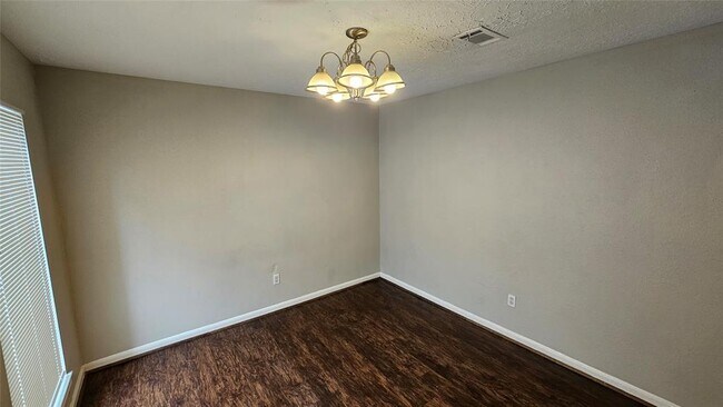 Building Photo - 10022 Windriver Dr