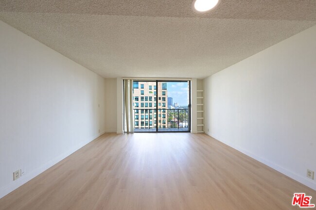 Building Photo - 10535 Wilshire Blvd