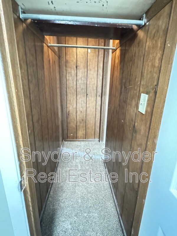 Building Photo - 143 Gale St