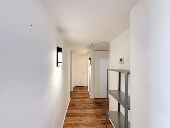 Building Photo - 710 E 200 S