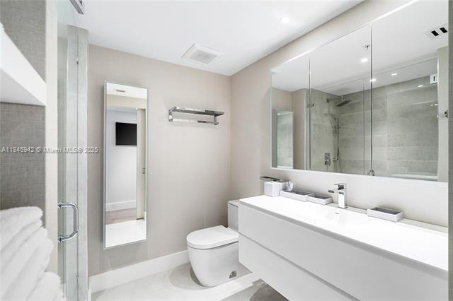 Building Photo - 801 Brickell Key Blvd