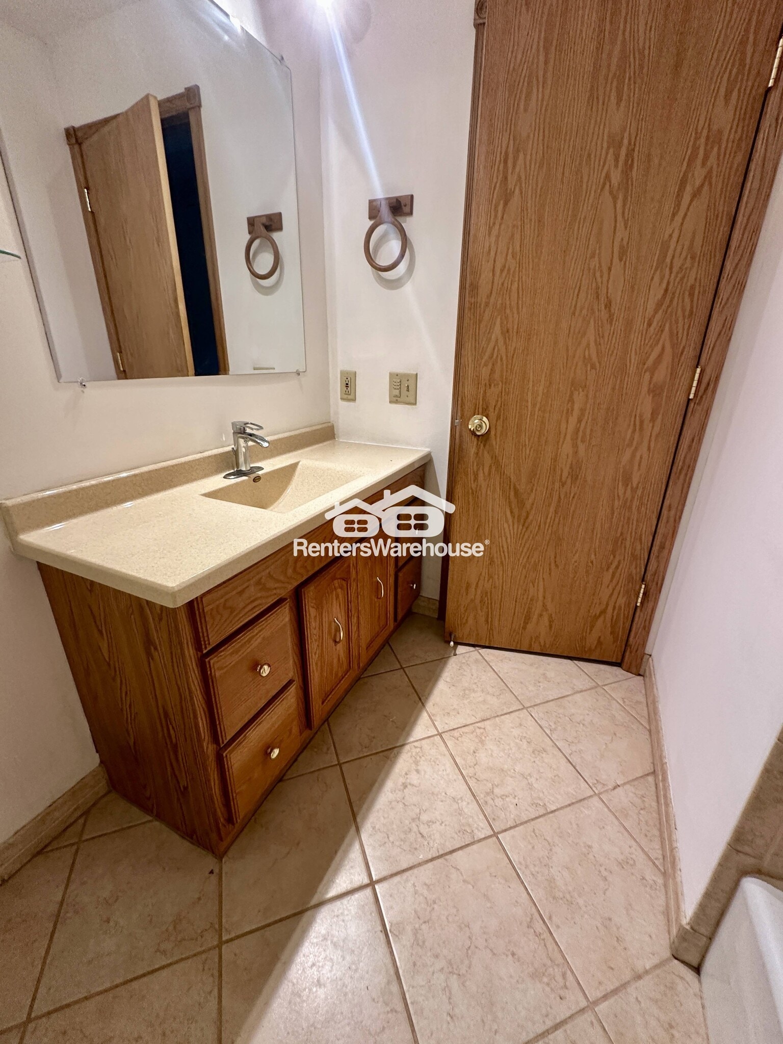 Building Photo - 4933 Crestview Rd