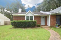 Building Photo - 2043 Gardenbrook Ln