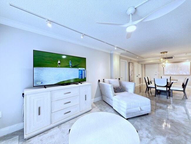 Building Photo - 3546 S Ocean Blvd