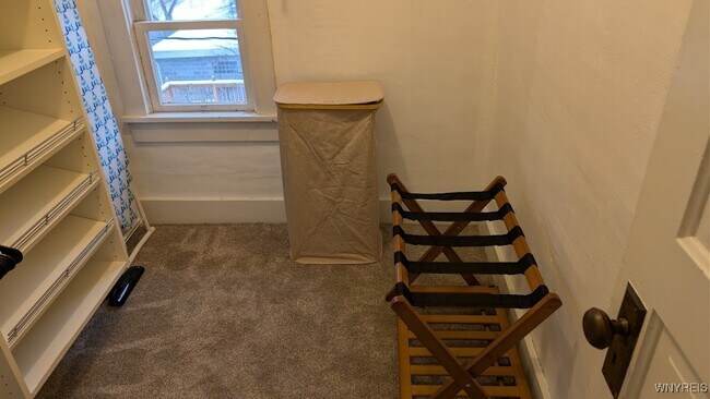 Building Photo - 166 Glen Ave