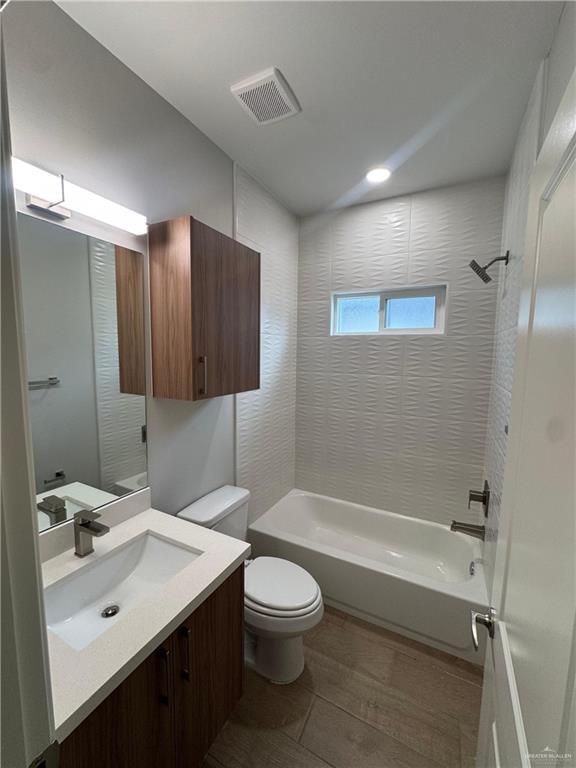 Building Photo - 3500 Valeria Ln