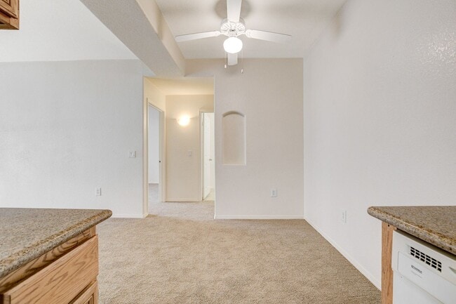 Building Photo - Beautiful 2 Bedroom 2 Full Bath Condo