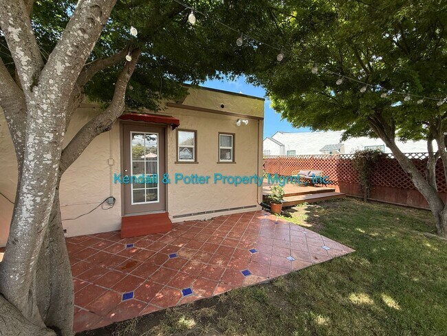 Building Photo - Quiet & Updated Watsonville Charmer 2 plus BR/1BA