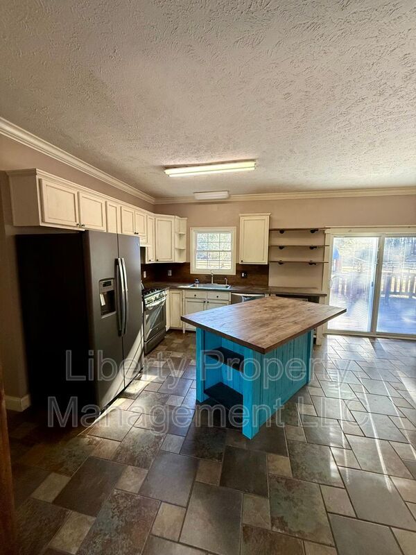 Building Photo - 143 Quail Dr