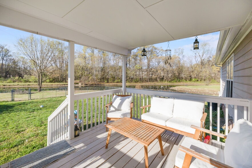 Back patio - 3100 Fairington Dr