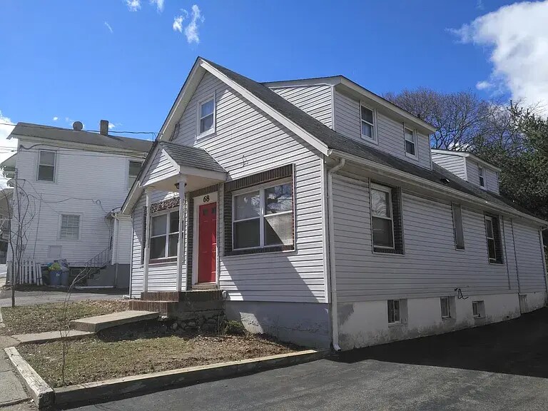Building Photo - 68 Ramapo Valley Rd