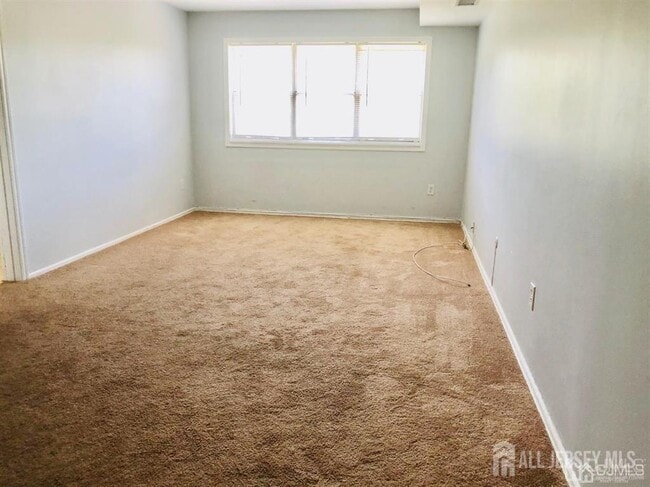Building Photo - 300 College Dr